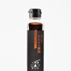 バイオマス資源を有効的に活用してできた「しみず有機」を使い、「十勝清水にんにく」を使用した調味料を是非ともご賞味ください。 使い方は普段の醤油の使い方の他、にんにくの旨味にお出汁の効いた醤油なのでお湯で割って飲んでいただければ即席スープとしても美味しく召し上がっていただけます。